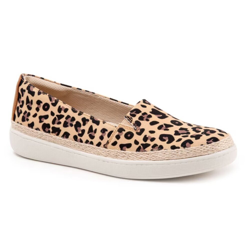 TROTTERS Accent Slip-On Loafer Espadrille 9 Narrow Cushioned Arch Support Tan